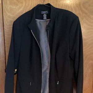 Women’s Worthington Works Black Jacket with Zipper size 16W.